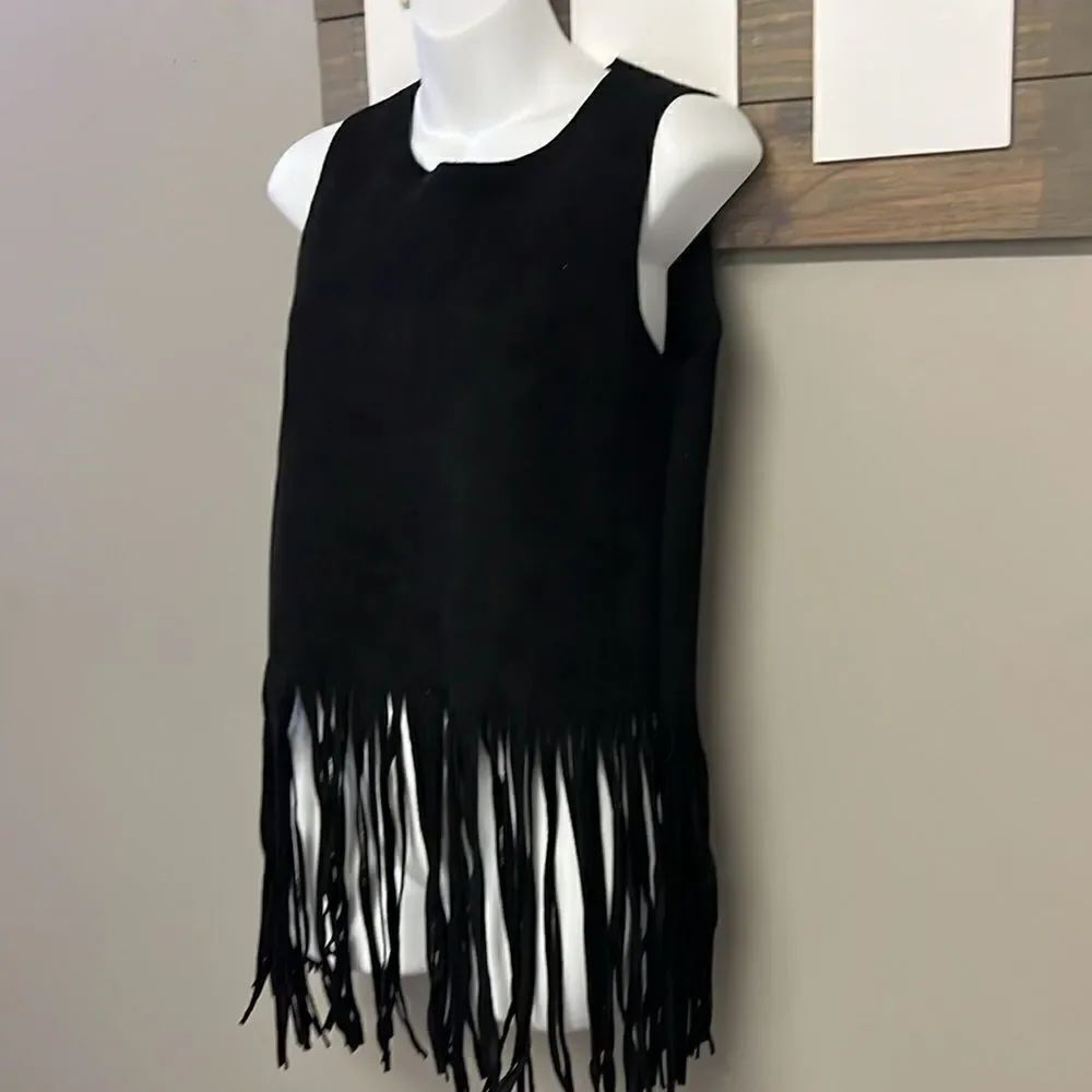 Gracia Black Sleeveless Back Zip Up Western Shell with Bottom Hem Fringe - Picture 2 of 11